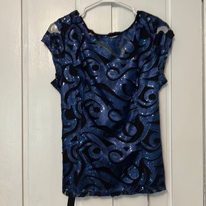 Blue and black women’s extra-large shirt